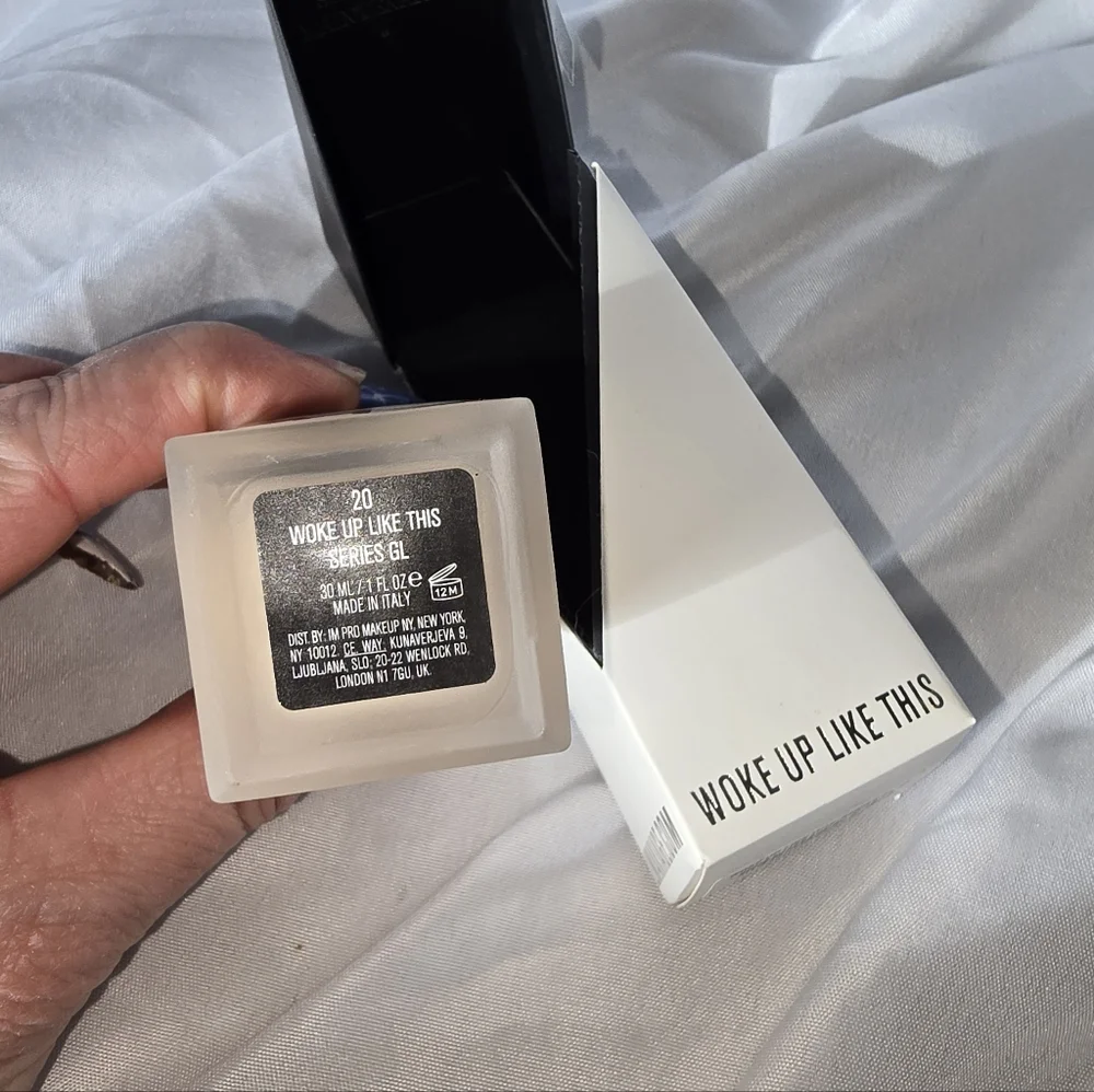 IL MAKIAGE Woke Up Like This Foundation 20 GL,40 CL,75 CL